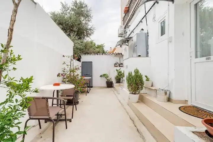 Cozy And Traditional - Ec Studios Larnaca Apartament